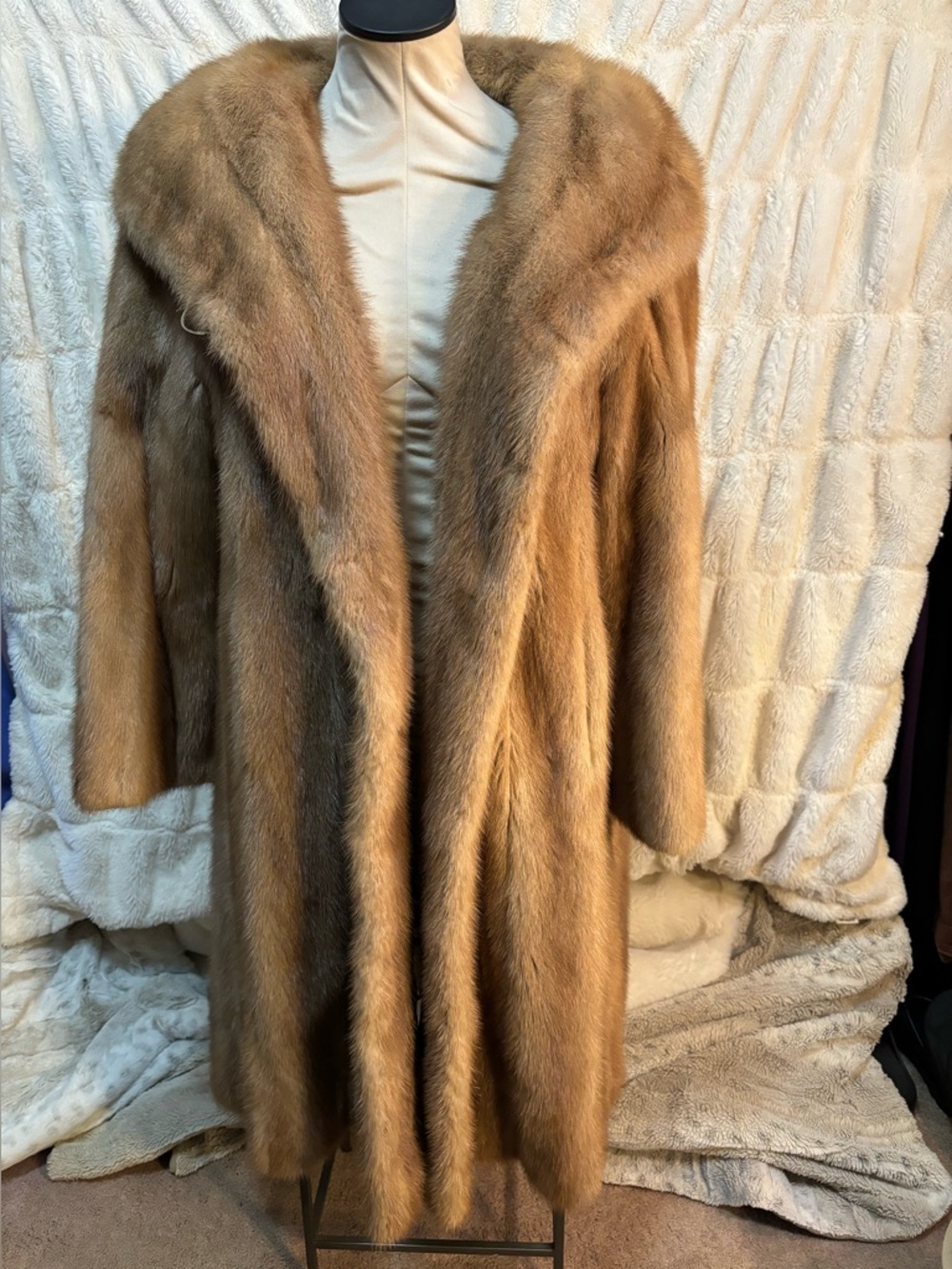 Vintage Luxurious blonde Mink Fur Coat - Tan